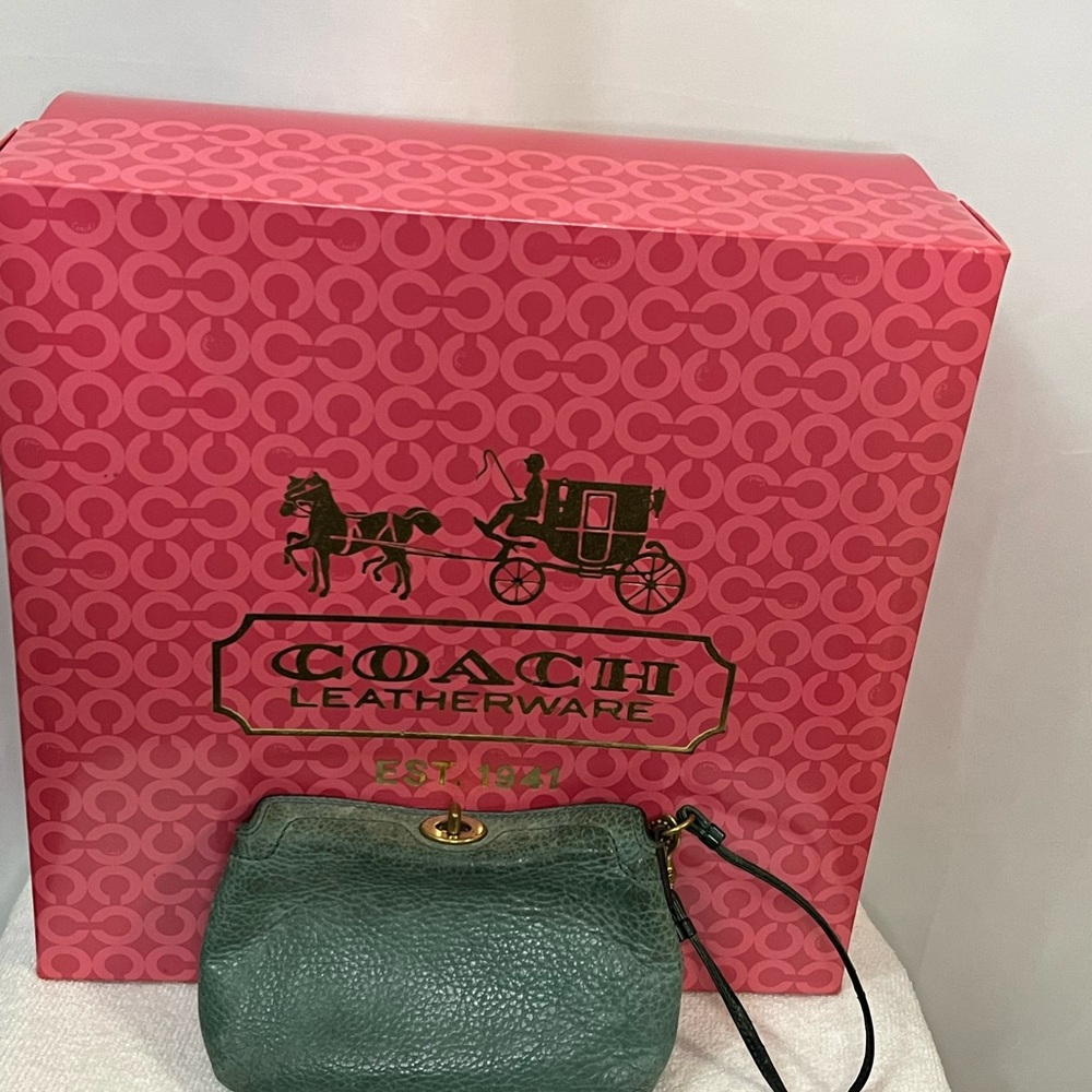 Coach Vintage Teal Green Leather Wristlet with Coach signature turn lock - Picture 2 of 8